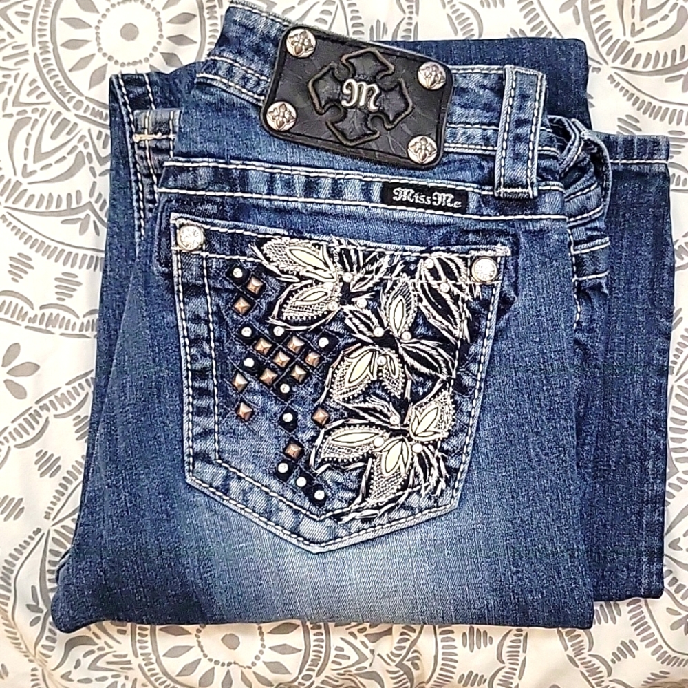 MISS ME Boot Cut Jeans. Size 28 Inseam 33"